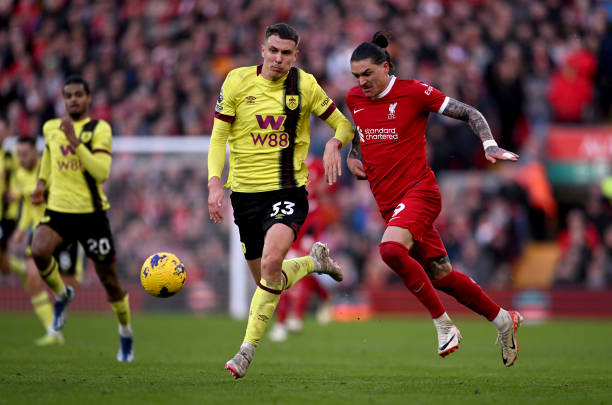 随着他对球 随着他对球